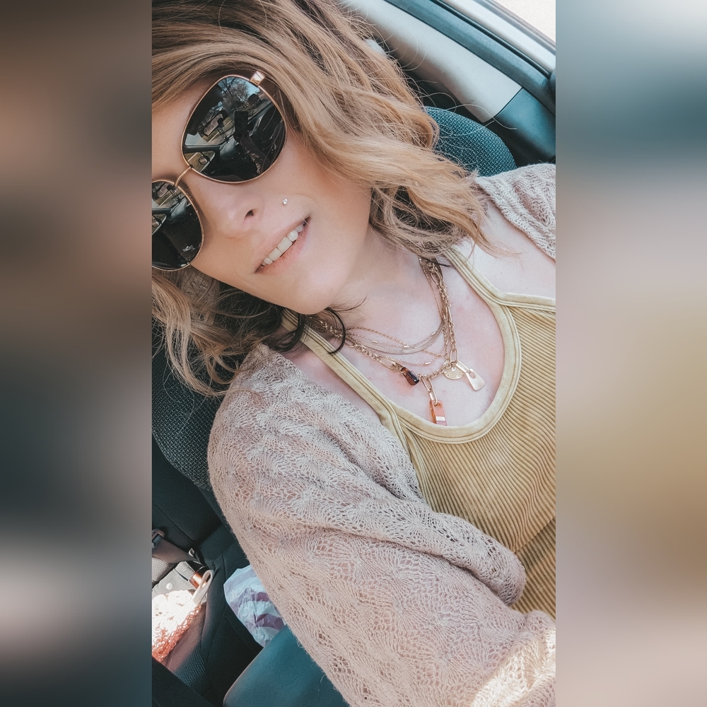 Meet your Posher, Danielle